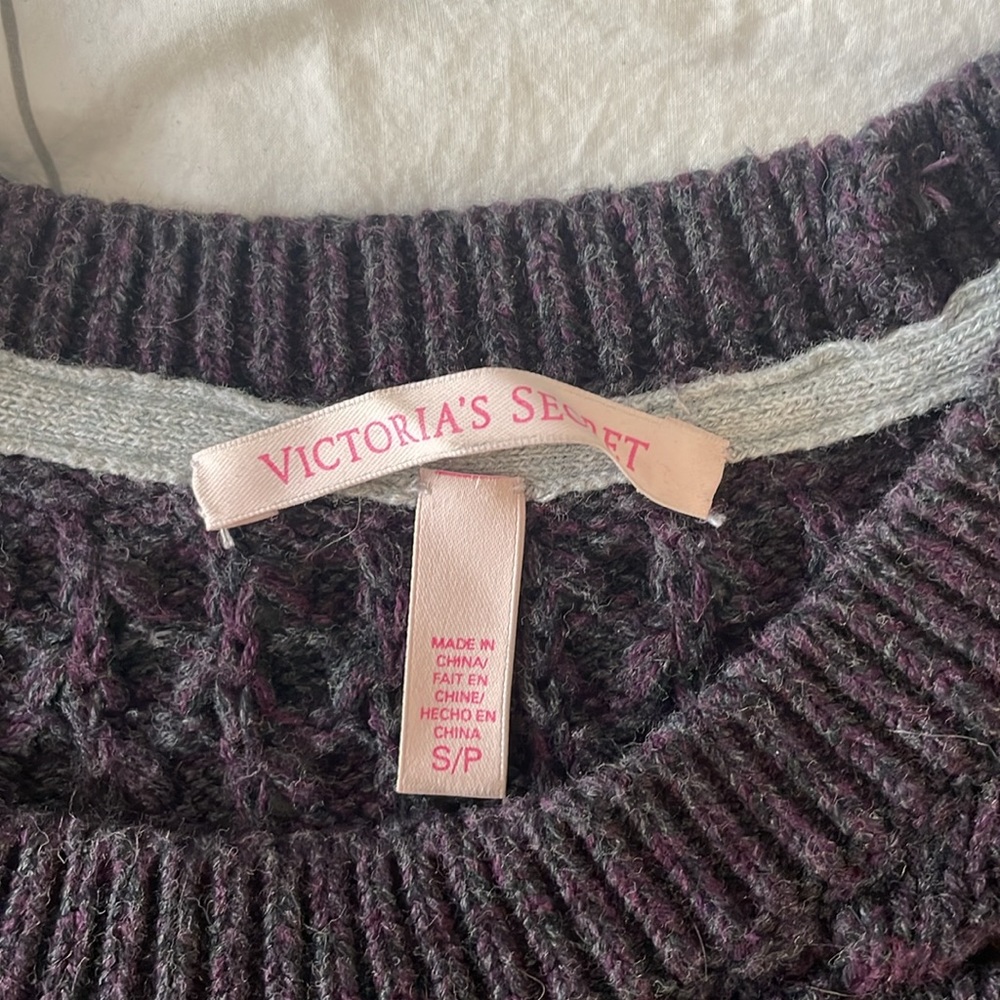 Victoria’s Secret Dark Purple and Charcoal Gray Knit Sweater sz S - Picture 2 of 5